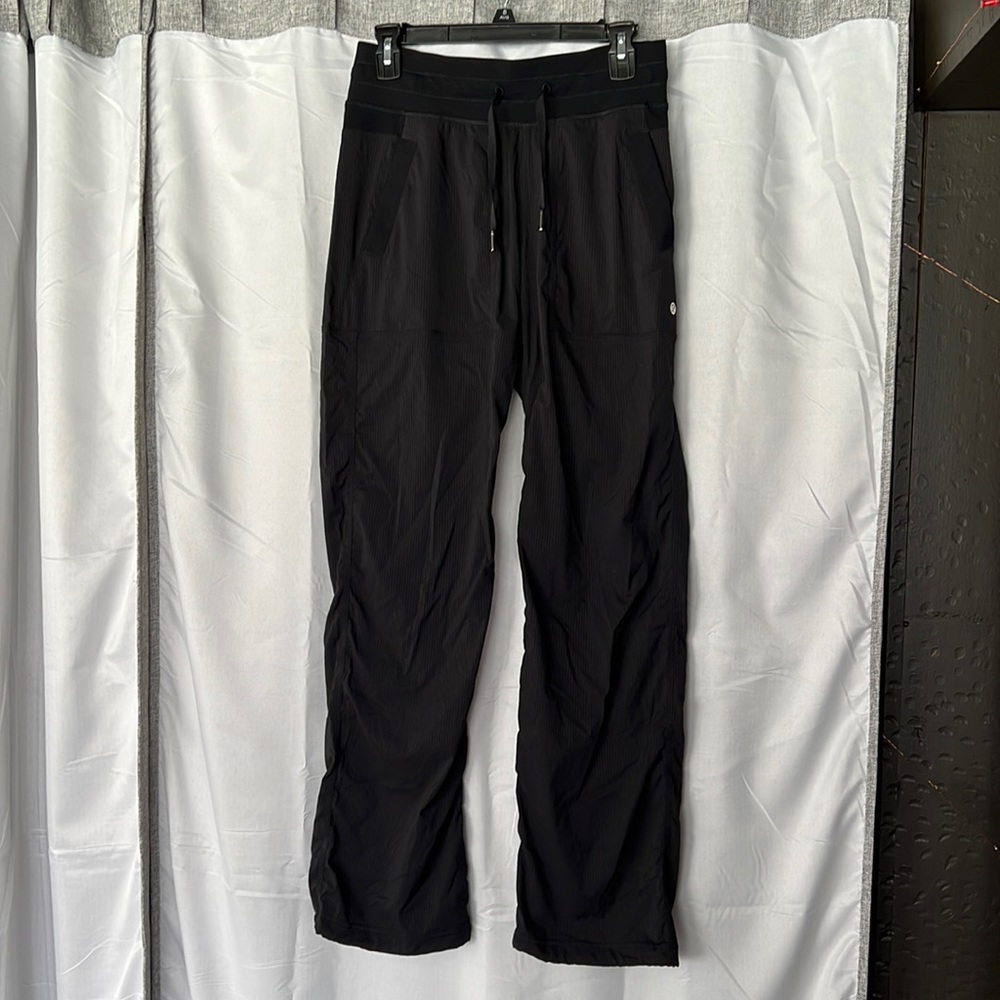 Lululemon dance studio pant size 6